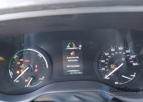 2023 Toyota Sienna Xse z USA, uszkodzony, nr VIN 5TDXRKEC4PS142328